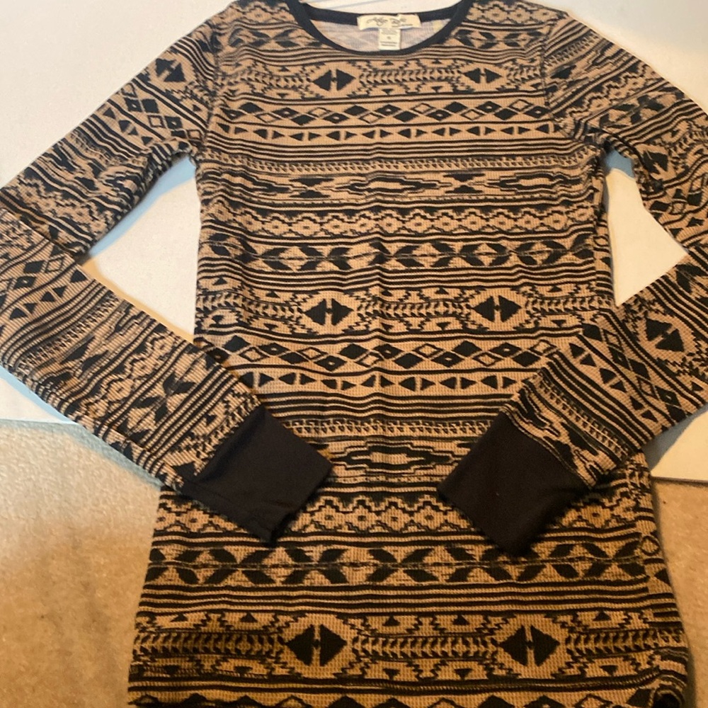 Active Basic Tribal Print long sleeve T-shirt
